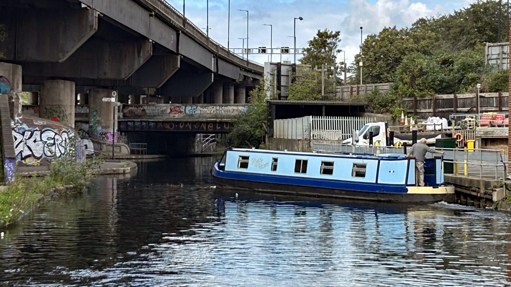 A tight turn onto the Grand Union Canal