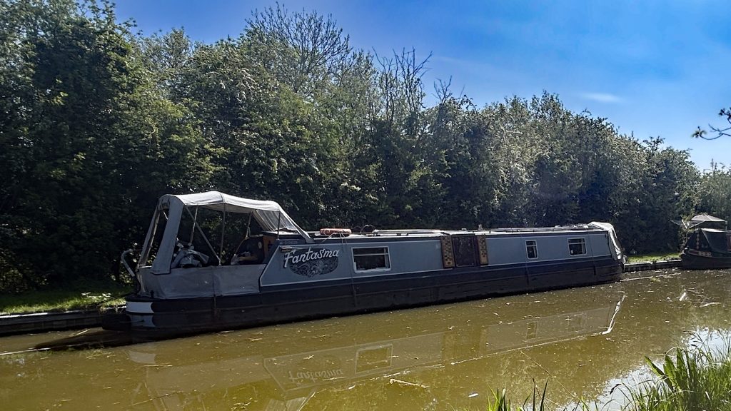NB Fantasma on her Ashby Canal home mooring