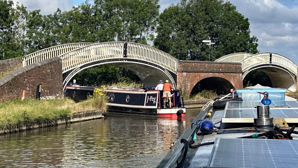 NB J-PEG turns onto the Grand Union Canal, (Oxford Canal Section)