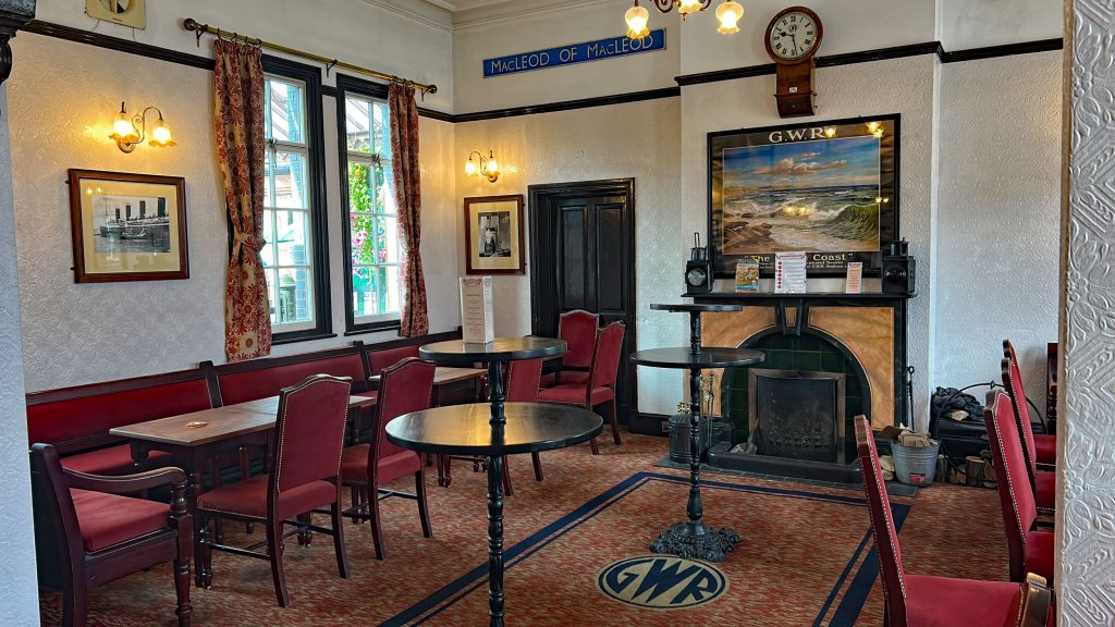 Interior of the The King and Castle