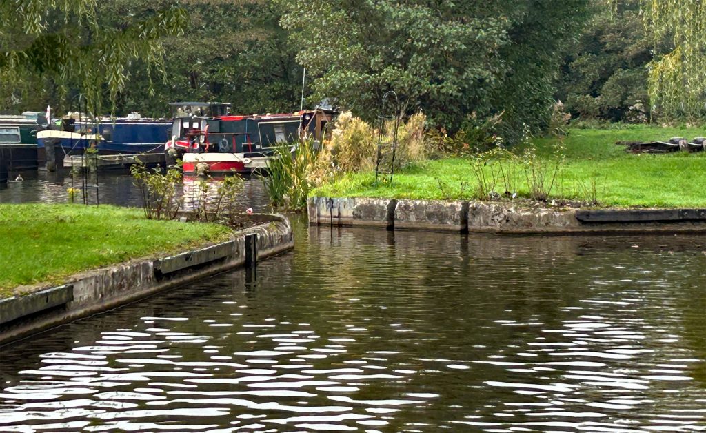 The entrance to Kings Bromley Waterside & Marina